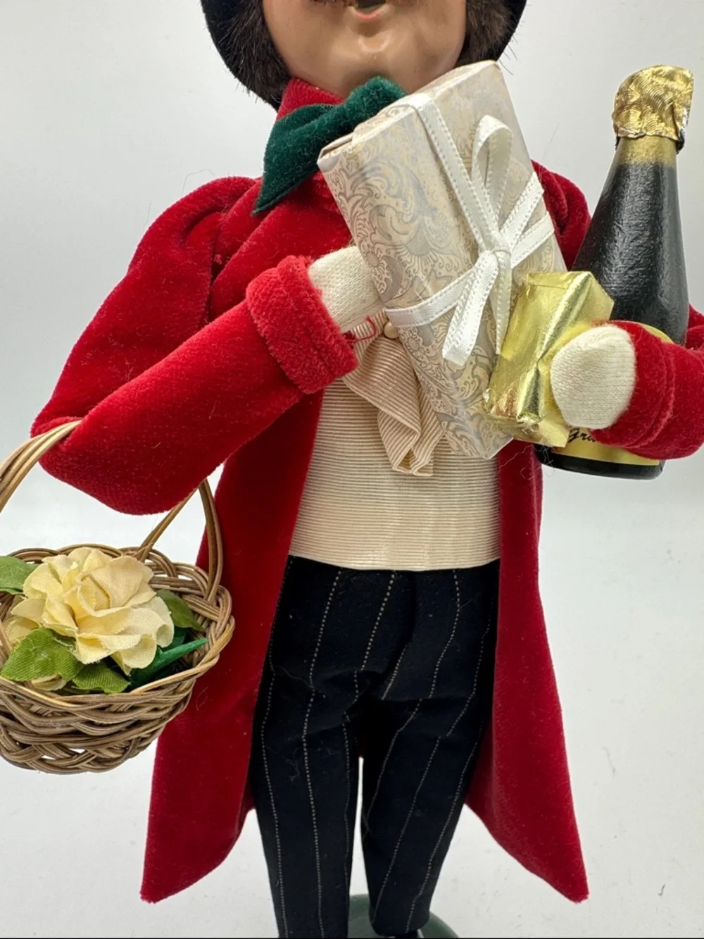 Byers choice Victorian Caroler Victorian Shopper